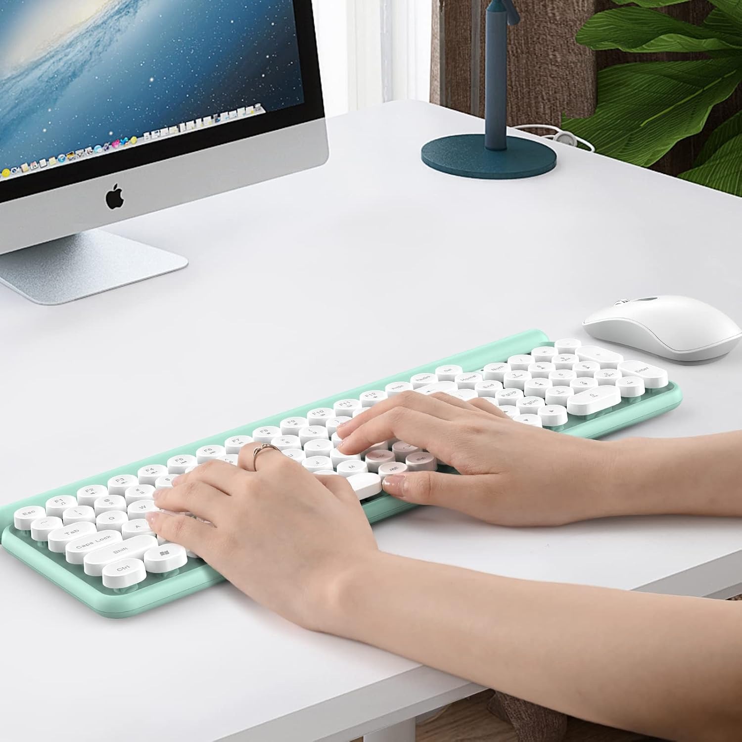 Typewriter Style Wireless Keyboard and Mouse Set — image 7